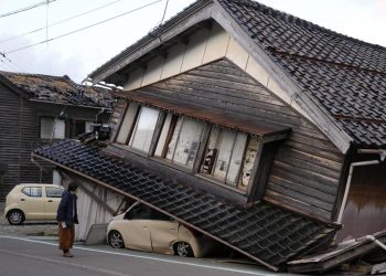 Aumenta a 50 la cifra de fallecidos por devastador terremoto en Japón