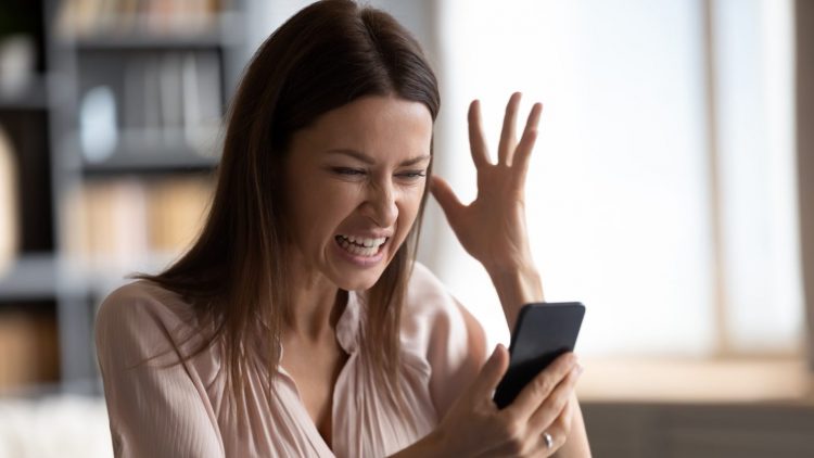 Descubre lo que debes hacer para que los bancos dejen de llamarte para ofrecerte sus productos