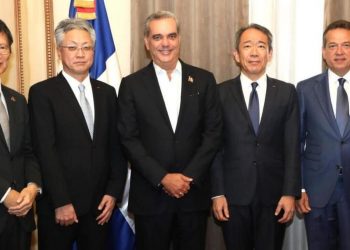 Abinader recibe delegación de empresa japonesa que invertirá millones de dólares en el país