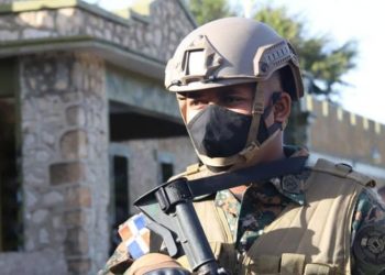 Militares hacen operativo para detectar drogas en región sur del país