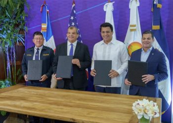 Turismo y Embajada Americana firman acuerdo para seguridad de turistas