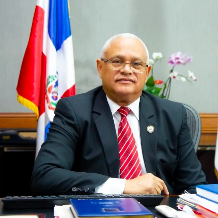 Hackean celular del director de la Tesorería Nacional y piden dinero a su nombre