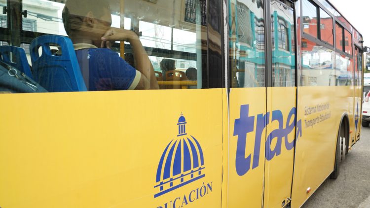 Incorporan 100 nuevos autobuses al transporte de estudiantes de escuelas públicas