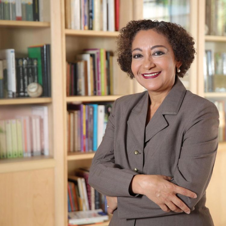 María Teresa Cabrera seleccionada candidata presidencial del Frente Amplio