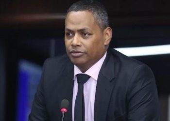 Bolívar Valera (El Boli) postula su candidatura como diputado por SDE