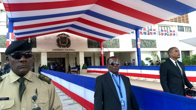 Actividades oficiales en honor al 180 aniversario de la independencia nacional