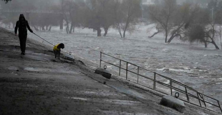 Declaran estado de emergencia para el sur de California por tormenta invernal
