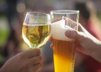 El consumo de alcohol provoca 2.6 millones de muertes al año en todo el mundo, según la OMS