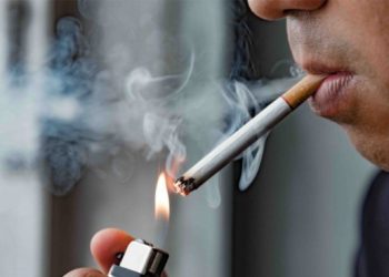 Estudio revela que fumar altera el sistema inmunitario hasta después de haberlo dejado