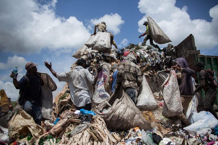 Encuentran cadáver de una mujer dentro de un saco en vertedero de Cancino Adentro