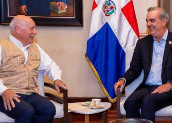 Presidente Abinader se reúne con misión de observadores de la OEA