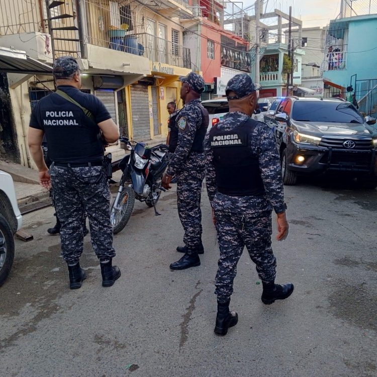 Apresan a cinco haitianos acusados de agredir a miembros de la Policía en Herrera