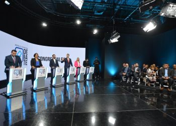 Debate congresual pausa por Semana Santa; sigue el 1ero de abril con candidatos senaduría de Santiago