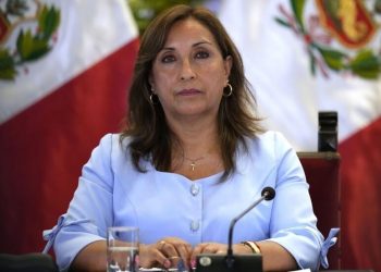 Allanan la casa de la presidente peruana Dina Boluarte por supuesto enriquecimiento ilícito