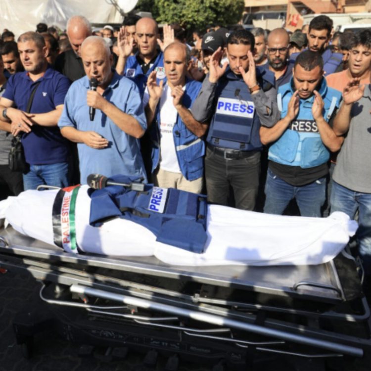 Asesinan a más de 100 periodistas en cinco meses en Gaza