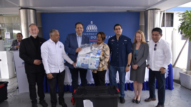 Salud Pública entrega insumos y equipos de respuesta rápida a las Direcciones Provinciales