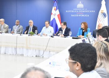Reforma del sector de salud persigue eficientar servicios, asegura ministro de Salud Pública