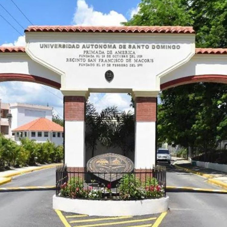 UASD se pronuncia sobre video de estudiantes protagonizando supuesto acto sexual