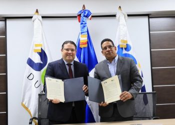 Aduanas firma acuerdo con Compras Públicas para fortalecer transparencia
