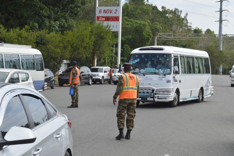 Autoridades fortalecen niveles de seguridad en carreteras, zonas turísticas y balnearios del país