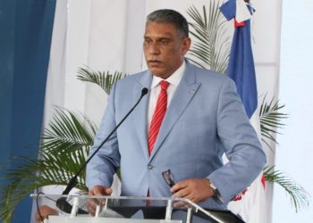 Chu Vásquez viaja a Inglaterra para asistir a la exposición Internacional de seguridad y policía