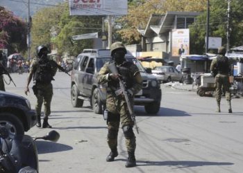 El ejército de EE.UU. refuerza seguridad en embajada de Haití