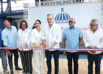 Presidente Abinader entrega polideportivos e inaugura fortaleza del Ejército en Samaná