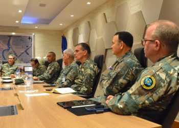 Ministerio de Defensa prepara posible evacuación aérea de emergencia desde Haití