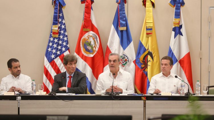 Abinader resalta potencial de RD para expandir nuevas industrias y generar más empleos