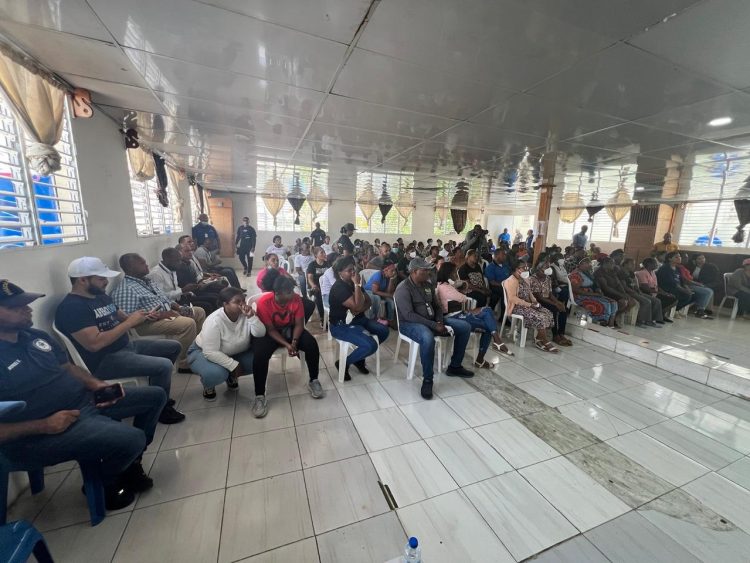 Salud Pública dice mantiene asistencia a familiares de quemados en Salcedo y La Victoria