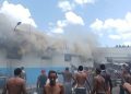 Aumenta a 11 el número de reclusos muertos por incendio en cárcel La Victoria