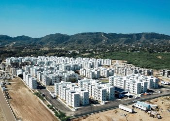 Presidente Abinader entrega 300 viviendas en Hato del Yaque