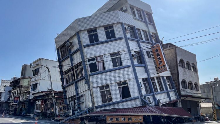 Más de nueve muertos y cientos de heridos tras fuerte terremoto de Taiwán