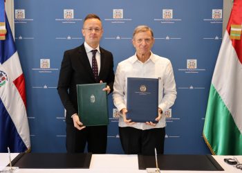 República Dominicana recibe primera visita de un canciller húngaro