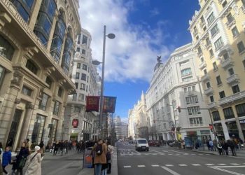 España modificará ley que otorga residencia a los extranjeros por comprar vivienda