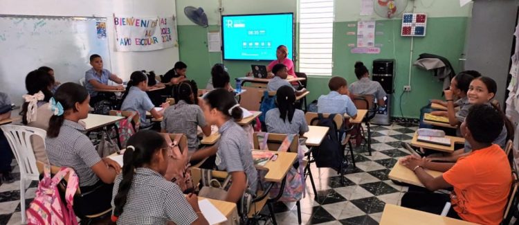 Minerd lamenta que estudiantes fueran afectados por paro de docencia de la ADP