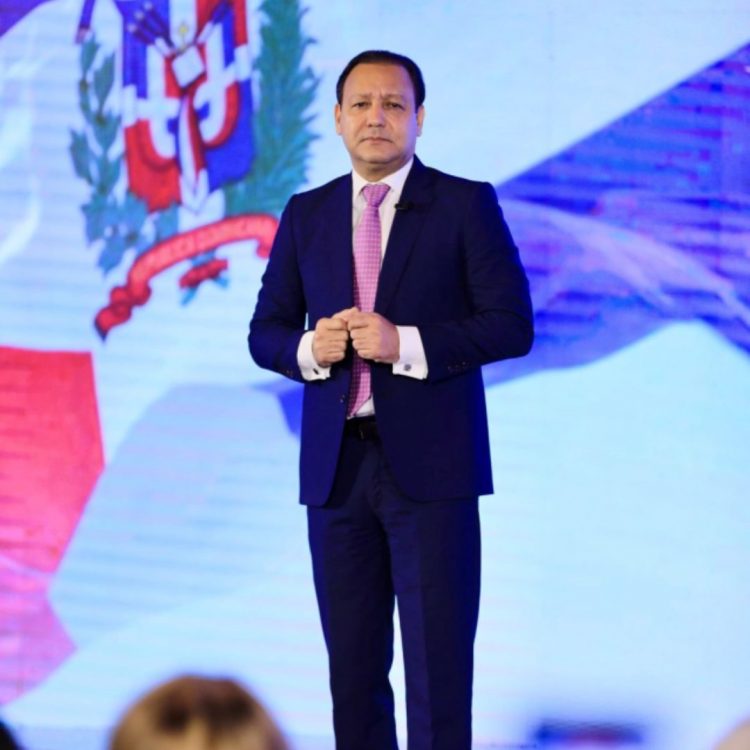 Abel Martínez explica su programa “Chichí Seguro”