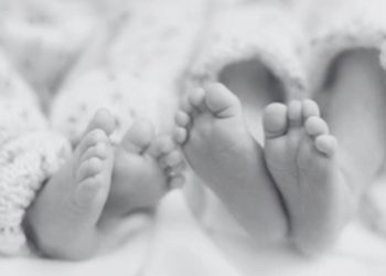 Mueren gemelas de 5 meses en Samaná tras ingerir un supuesto té para la diarrea