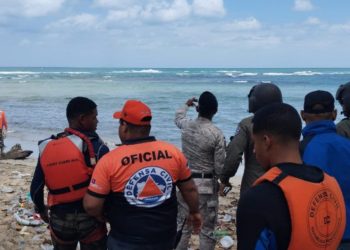 Reanudan la búsqueda de los tres desaparecidos en playa de Puerto Plata