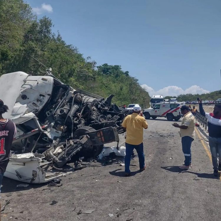 Se registra accidente de tránsito múltiple en La Romana