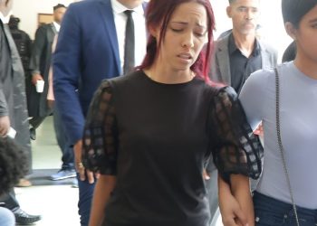 Madre de niña muerta durante asalto en avenida Máximo Gómez se querella contra implicados