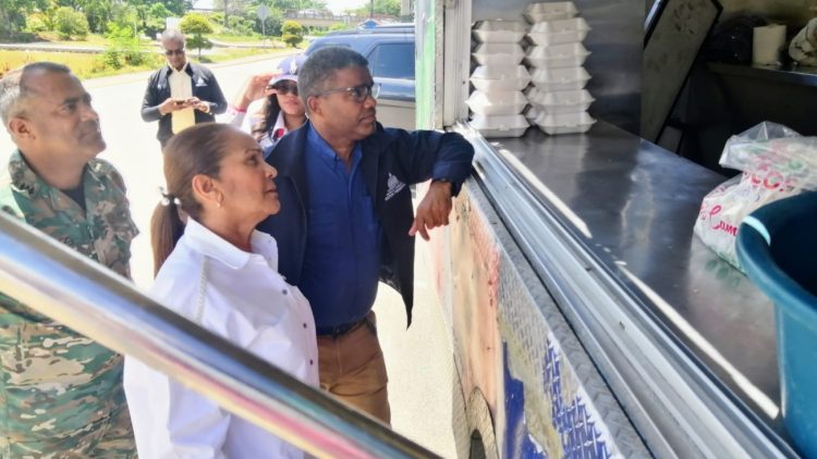 Comedores Económicos asisten a familias afectadas por las inundaciones