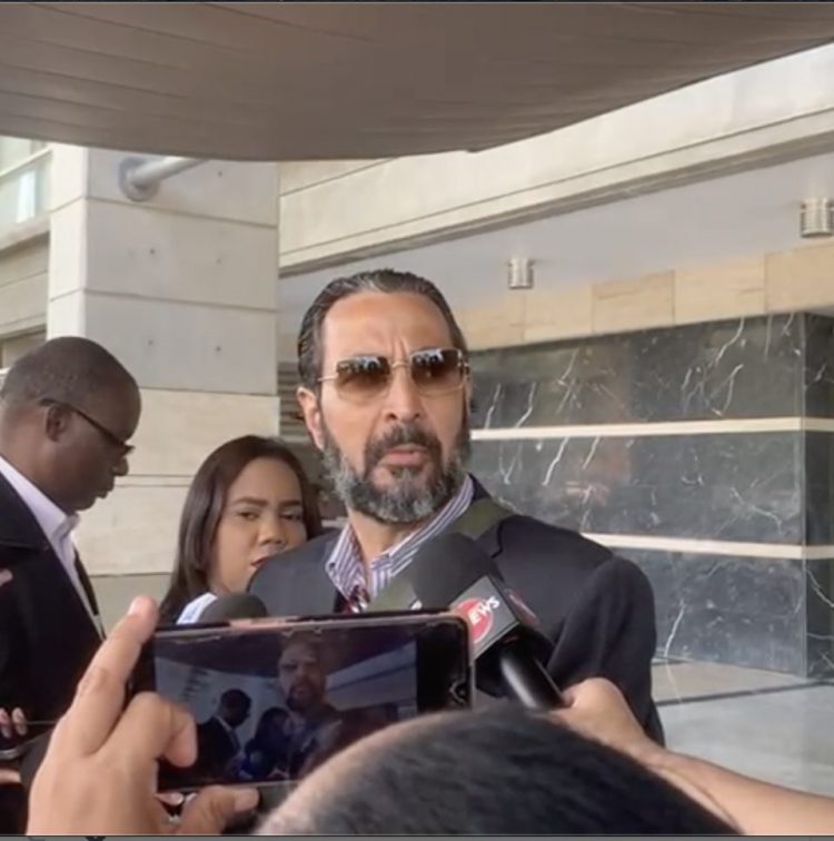 Empresario canadiense se querella contra funcionarios y exfuncionarios por despojarlo de USD$580 millones