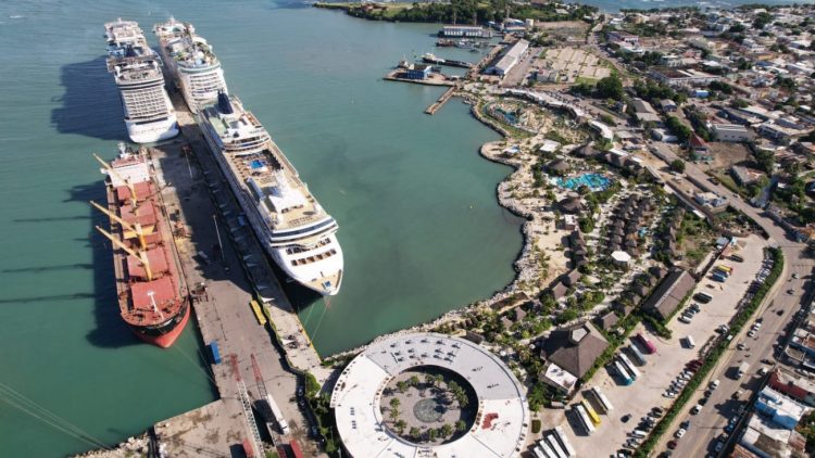 275 embarcaciones con casi un millón de cruceristas llegaron a RD en los últimos tres meses