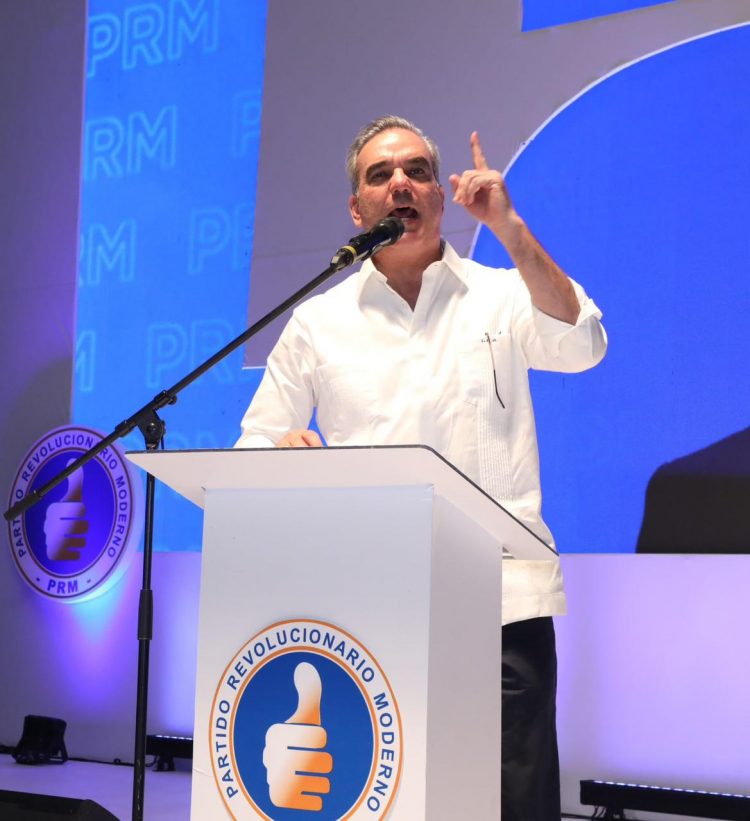 “El 19 de mayo habrá un plebiscito para profundizar el cambio”, asegura Abinader