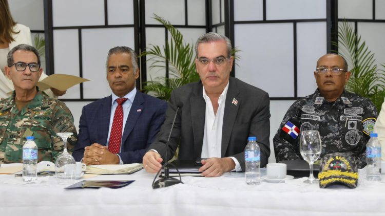 Presidente Abinader encabeza reunión de seguimiento al Plan de Seguridad Ciudadana