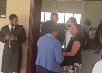 Apresan en Palacio de Justicia a esposa de profesor asesinado en 2020 en Santiago