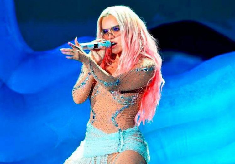 Karol G invita a 500 policías a sus conciertos en Bogotá