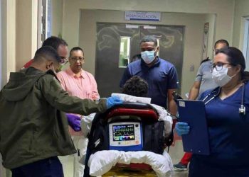 Adolescente quemado en carnaval de Salcedo es trasladado al Hospital de Boston