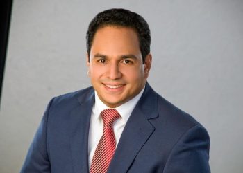 Luis Abinader designa a Manuel Conde como su representante ante la JCE